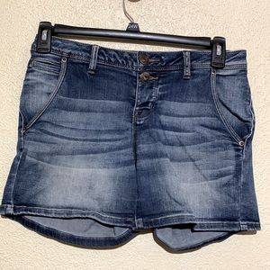 Maurices Denim Jean Shorts Blue Size 1/2 Stretch Button Fly🌀
